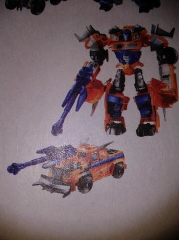 Beast Hunters Huffer Cyberverse Commander Class Transformers Prime Toy Coming Soon Image (1 of 1)